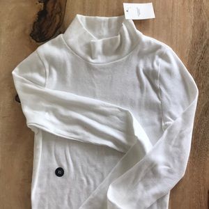 Hollister XS Long Sleeve Turtleneck NWT